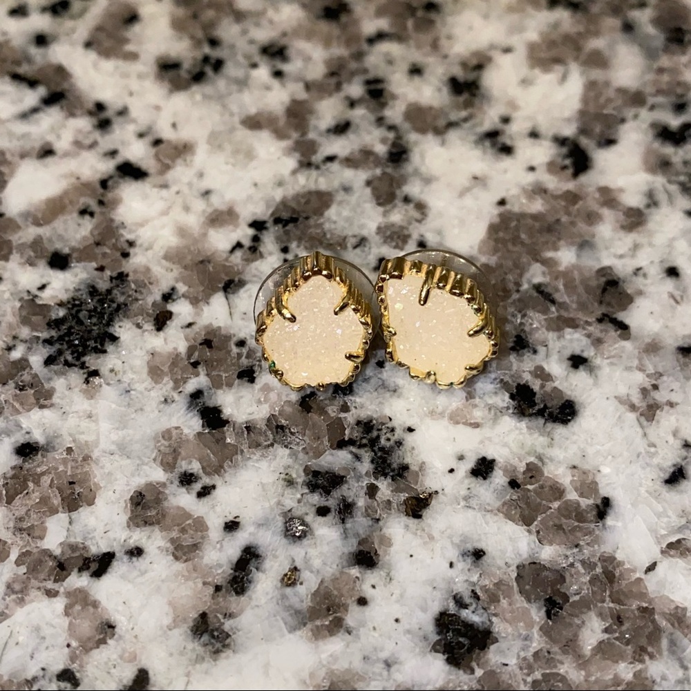 Tessa studs